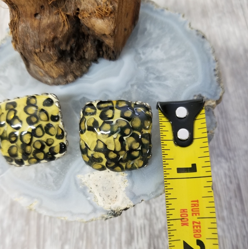 Vintage Square Leopard print Earrings - Picture 7 of 8